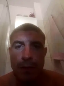 Show modela sebeek na web-kameri