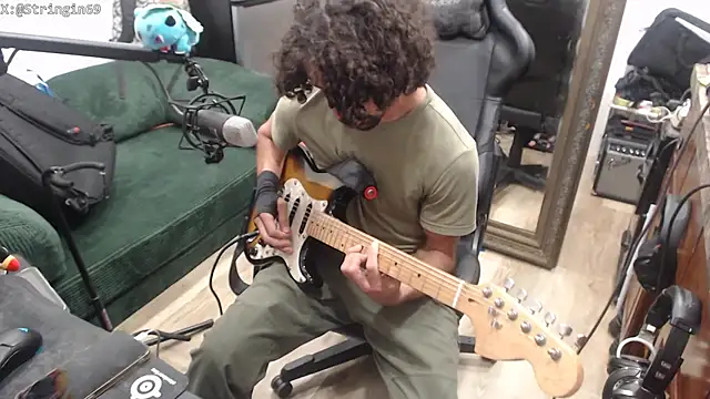 Stringin69 élő XXX-chatje