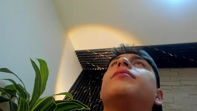 Lander_Cruz 即時 XXX 聊天