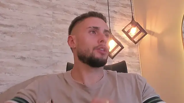 צ'אט XXX בשידור חי של dominic_de_luca
