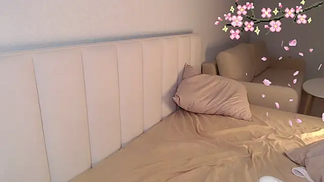 lustessence Chat XXX live