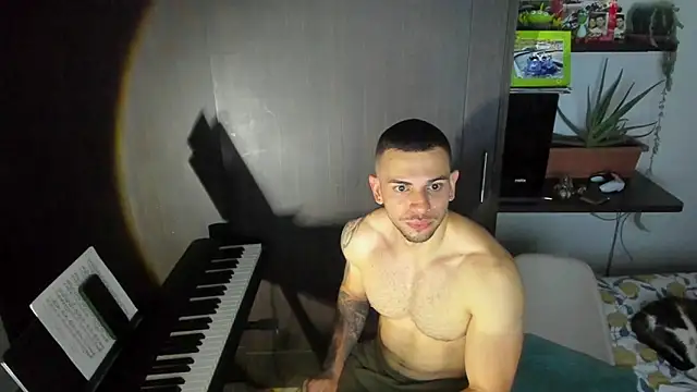 Chat XXX ao vivo de logan_smith