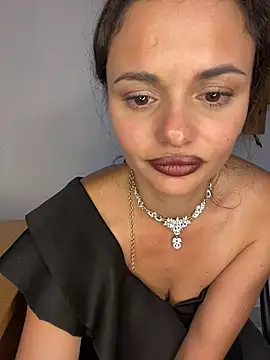 Julie_Tiff Live XXX-chat
