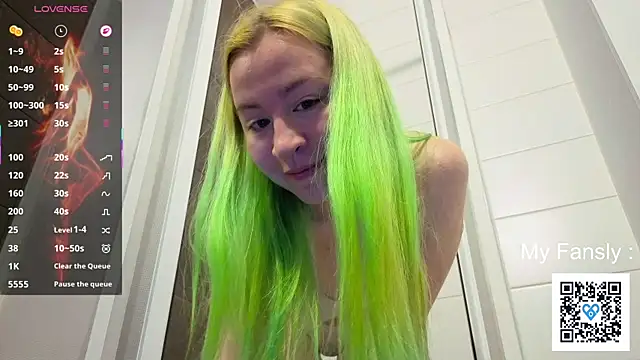 Emilya201 Adlı Modelin Canlı XXX Sohbeti