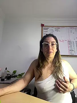 kaylaMinov_'s Webcam Show