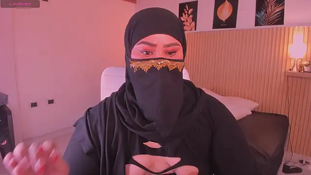 Онлайн чат XXX samanee_konn