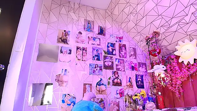 Chat +18 de Alicebenett ao vivo