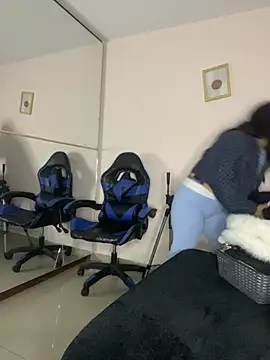 NIKOL_20X – Naživo XXX chat