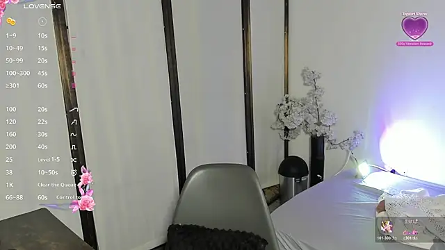 Emmaray33's Live XXX Chat