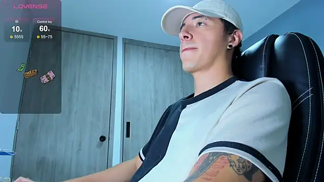 LOBO_ALPHA Chat XXX live