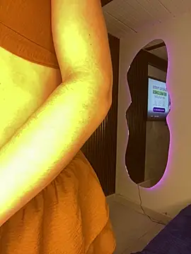 Chat +18 de Naughtysofiaa ao vivo