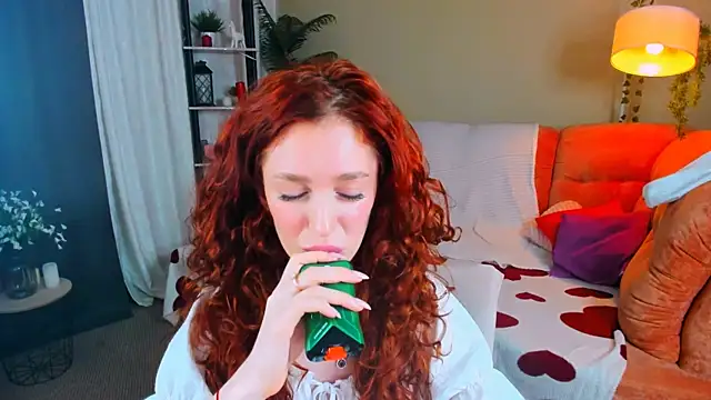 ChristinaConteeree's Live XXX Chat
