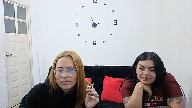 XXX chat uživo modela lesb_milf