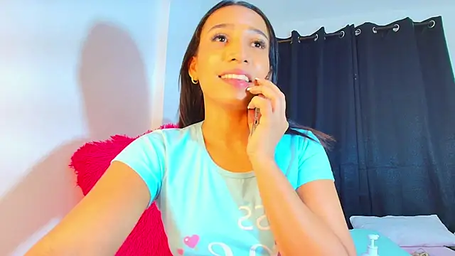 AlyaThompson XXX чат на живо