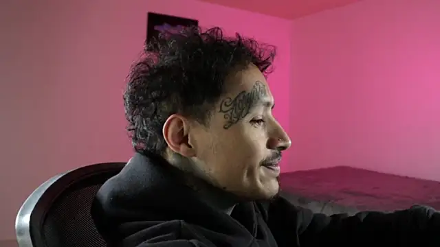 XXX chat uživo modela trieone