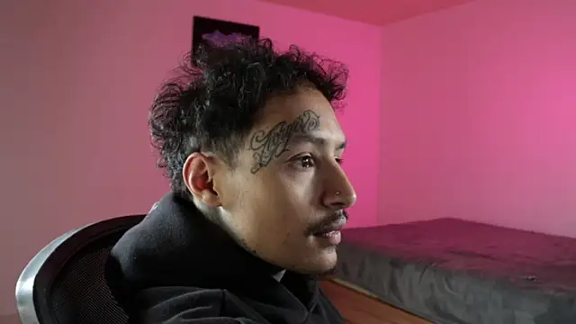 trieone Live XXX-chat
