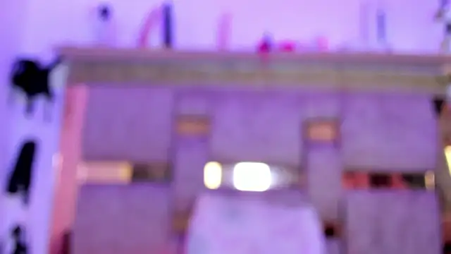 Natasha-Adams 即時 XXX 聊天
