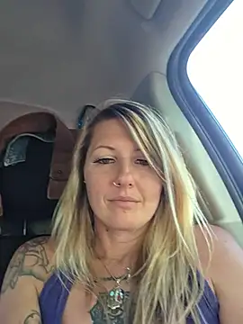 Show de SheIsSomething na webcam