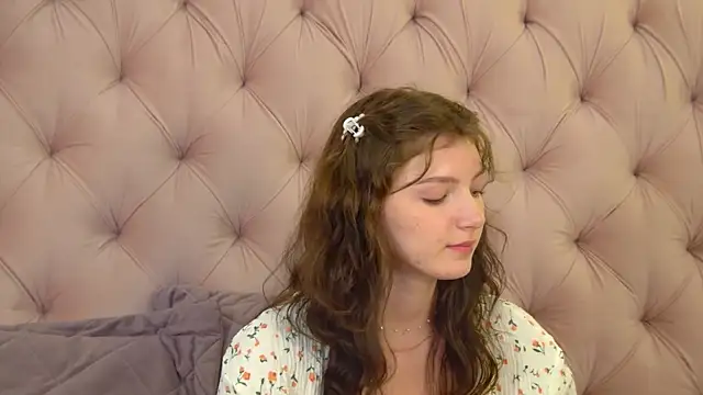 SophiaProve's Live XXX Chat