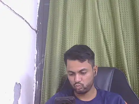 Stubborndesiboy 即時 XXX 聊天