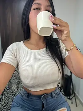 MiaJones21 Live XXX Chat