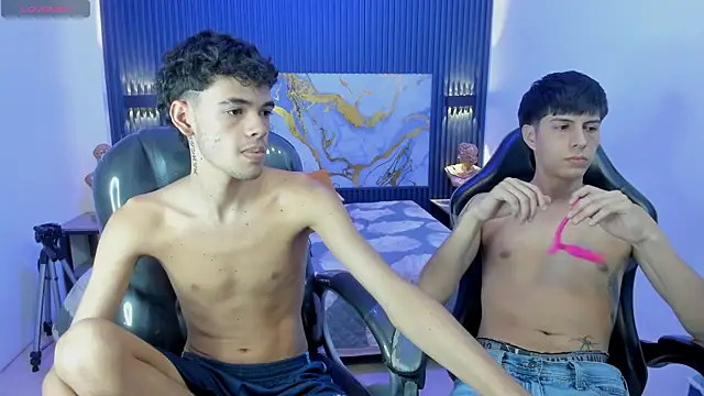 Chat XXX en directo de Estiv18_