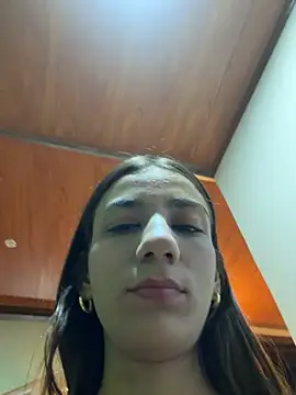 Chat +18 de Carolina_1111 ao vivo