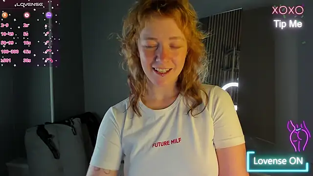Ricki_Bloom Chat XXX in diretta