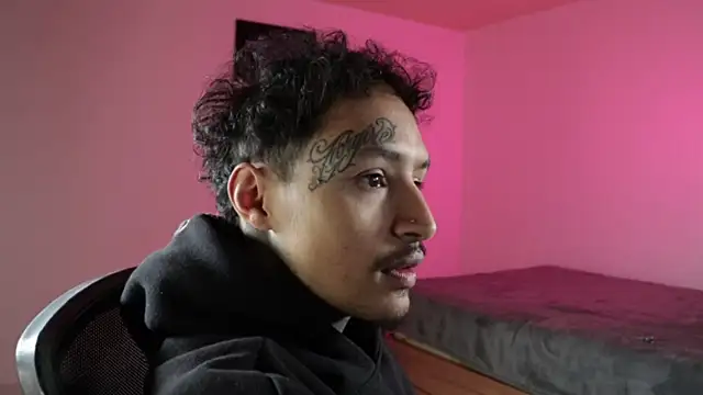 Chat XXX Live trieone