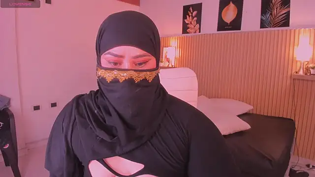 צ'אט XXX בשידור חי של samanee_konn
