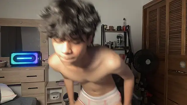 Chat XXX en directo de OopsAgain_