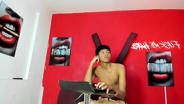 BOUL_GUYS Adlı Modelin Canlı XXX Sohbeti