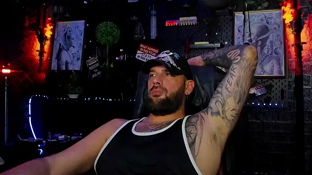 צ'אט XXX בשידור חי של LexHardy