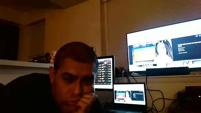 Q1357q Webcam show