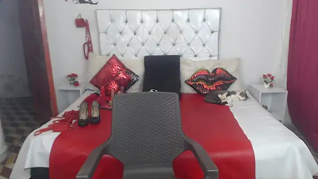 Sweetbigcatt Live XXX-Chat