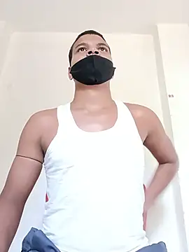 Rashi__75 élő XXX-chatje
