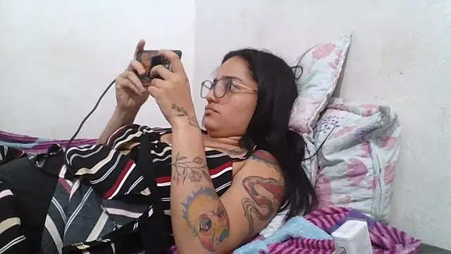 دردشة girl_tits الجنسية المباشرة