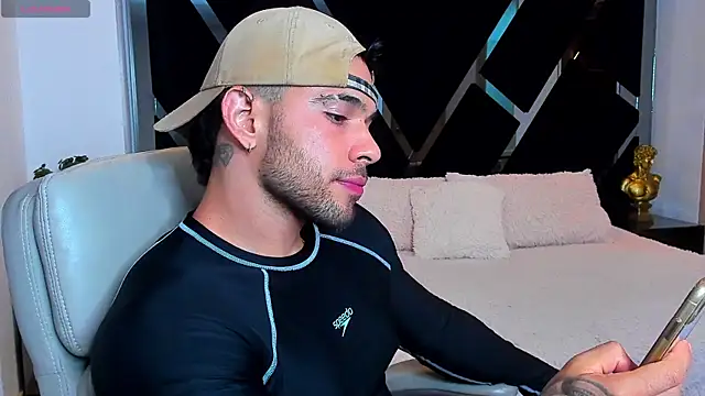 XXX chat uživo modela Raytorres