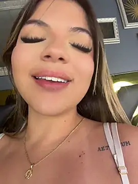 Show modela AngelBlushXXX na web-kameri