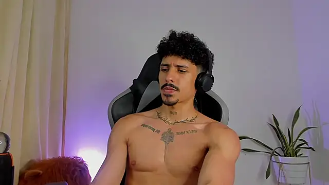 Chat XXX en directo de Lukeetaylor