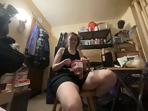 Snowbunnycake_131's Webcam Show