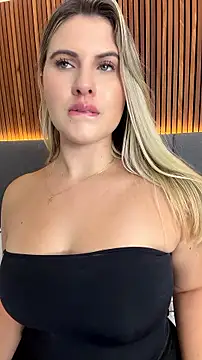 EmiilyAdams_ élő XXX-chatje