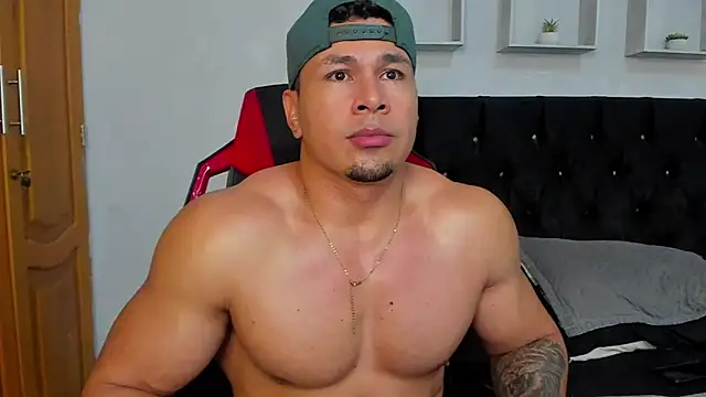 tyler_hank01 Adlı Modelin Web Kamerası Şovu