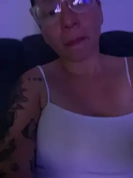XXX chat uživo modela HealingHoney