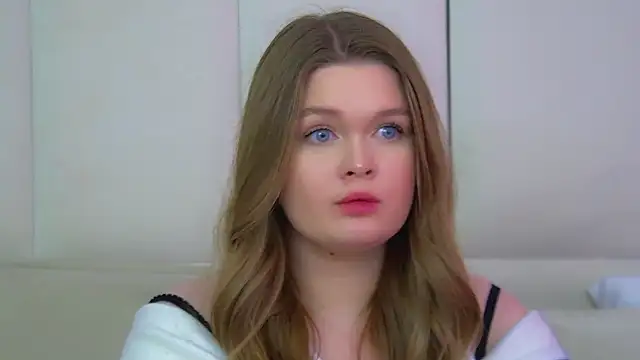 CrystalLyons Live XXX Chat