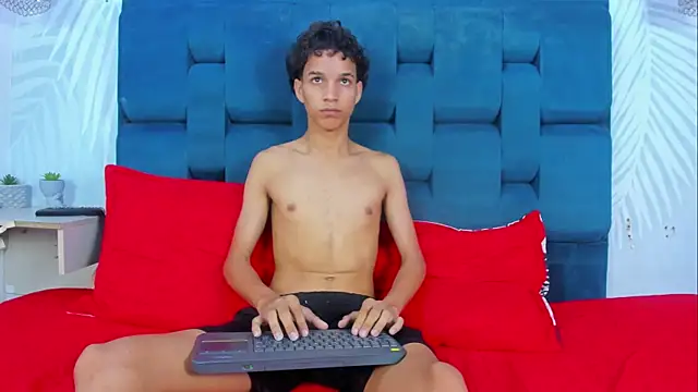 Chat XXX en directo de LatinPrince_