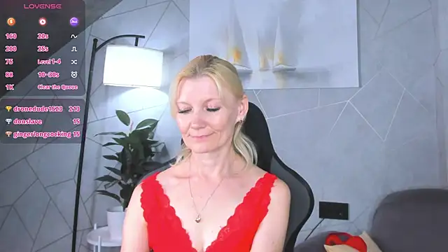 دردشة Julie_Lucas الجنسية المباشرة