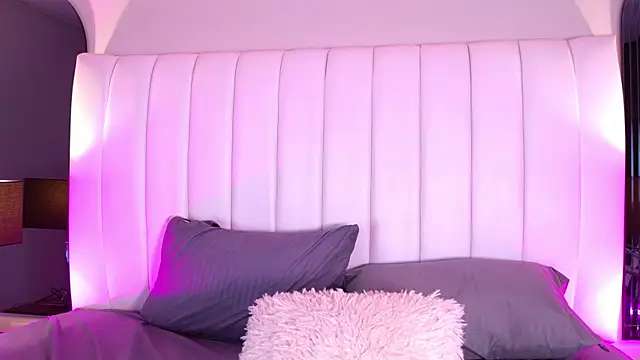 Živý XXX chat MiaCamille_