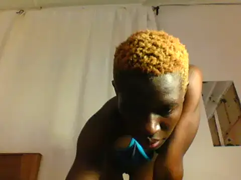 Chat XXX en directo de Goldy_petite
