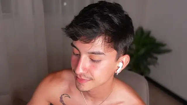Chat XXX Live sweettaaron01